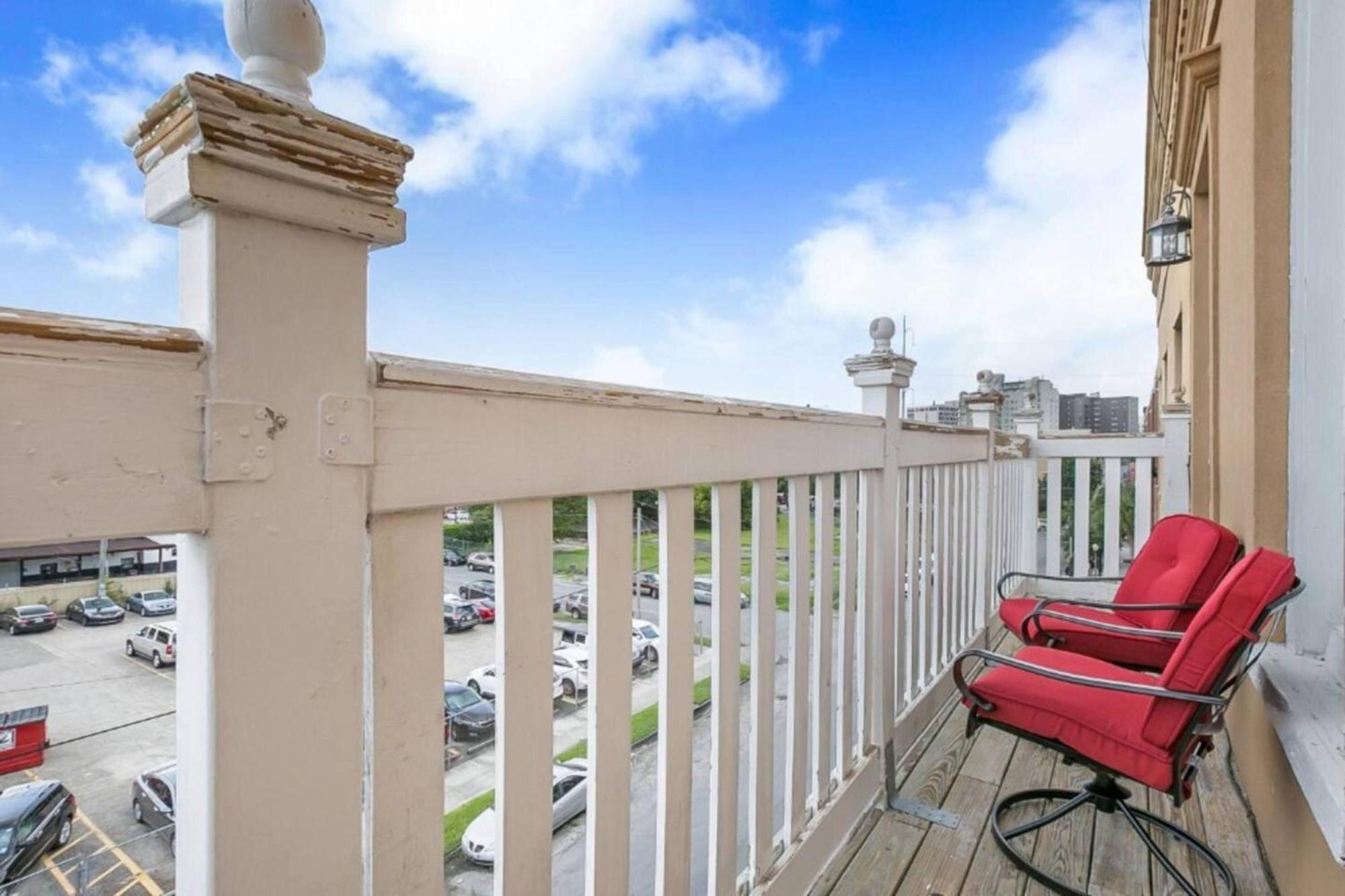 Carondelet Street Penthouse Close To City Attractions Villa New Orleans Exterior photo